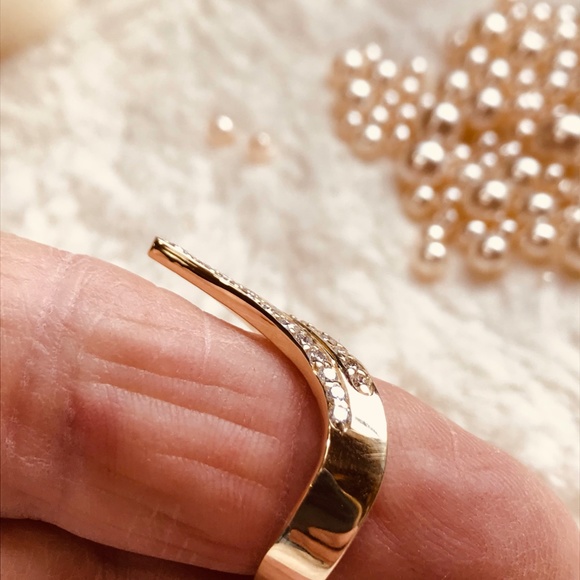 14k Yellow or White Gold Chevron Ring - Picture 2 of 8